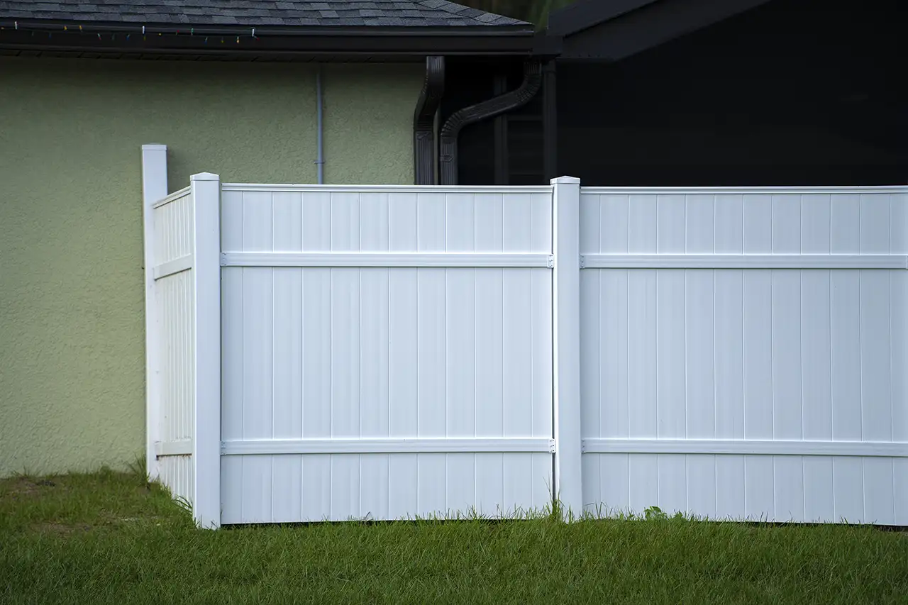 vinyl fence